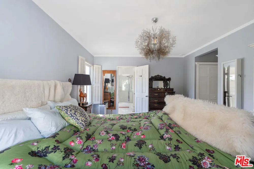 11806 Bellagio Road Los Angeles, CA 90049