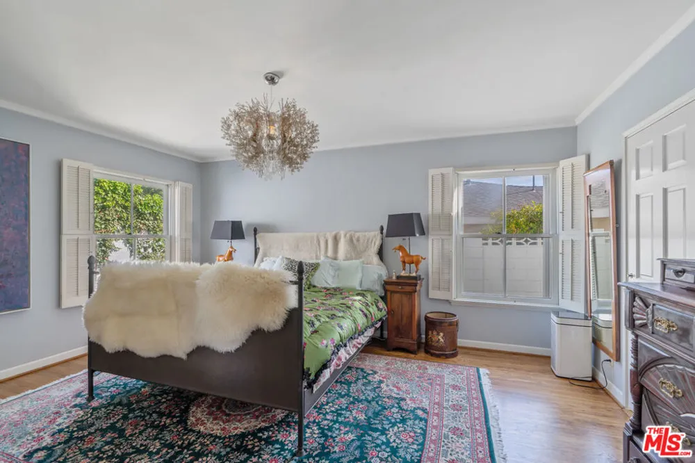 11806 Bellagio Road Los Angeles, CA 90049