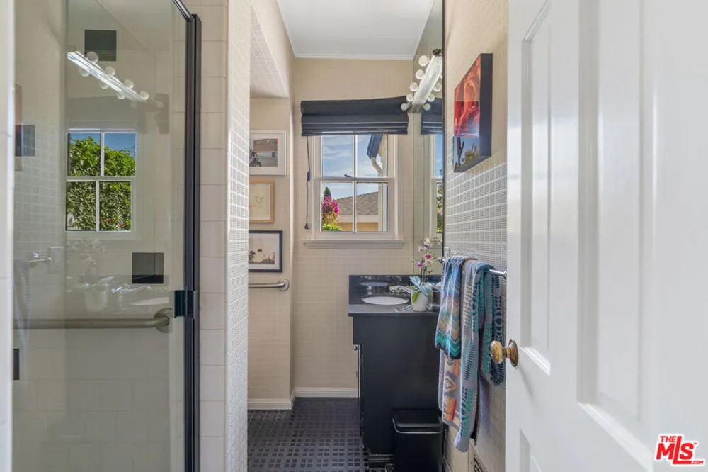 11806 Bellagio Road Los Angeles, CA 90049