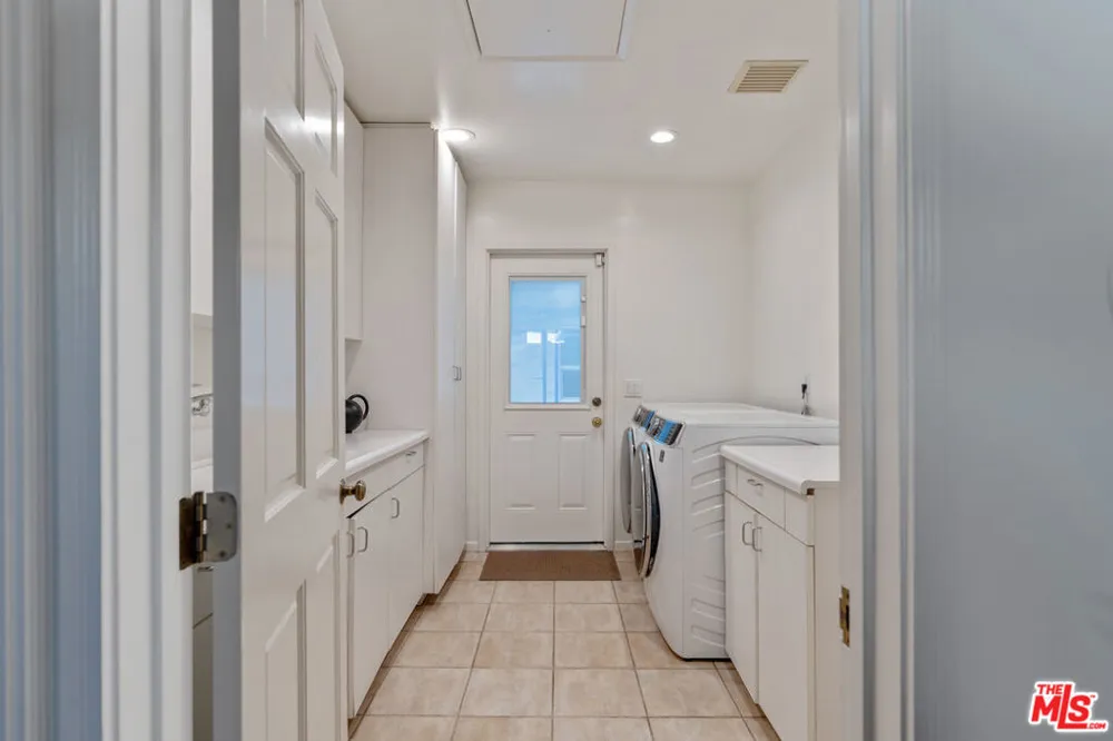 11806 Bellagio Road Los Angeles, CA 90049