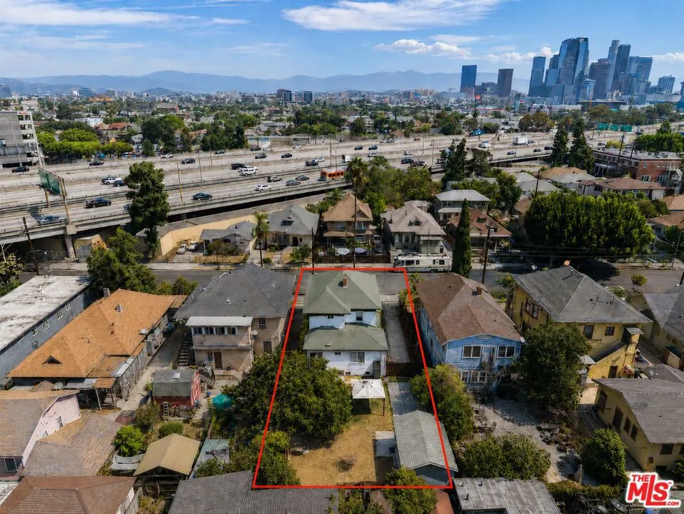 1030 W 20th Street Los Angeles, CA 90007