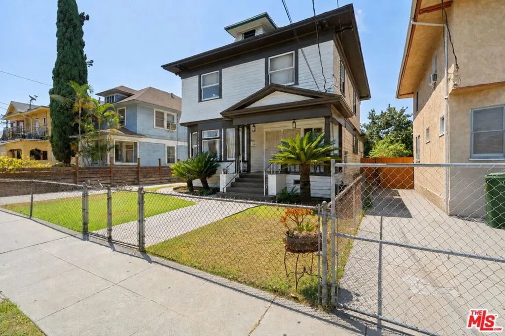 1030 W 20th Street Los Angeles, CA 90007