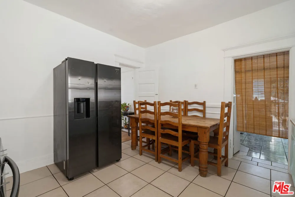 1030 W 20th Street Los Angeles, CA 90007