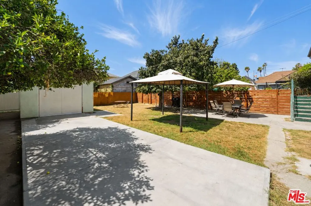 1030 W 20th Street Los Angeles, CA 90007