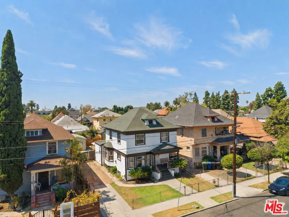 1030 W 20th Street Los Angeles, CA 90007