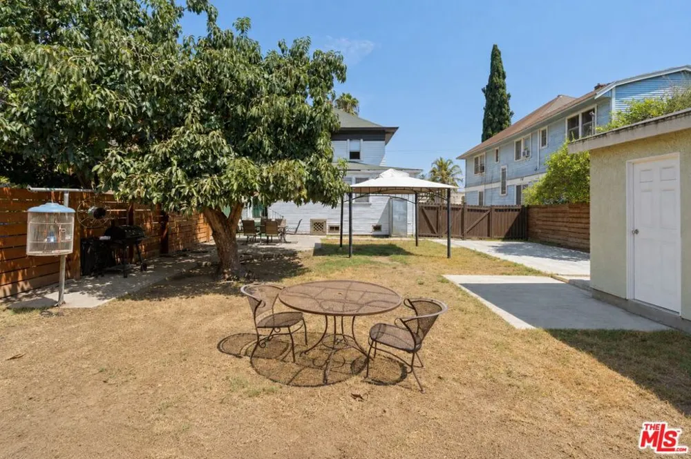 1030 W 20th Street Los Angeles, CA 90007