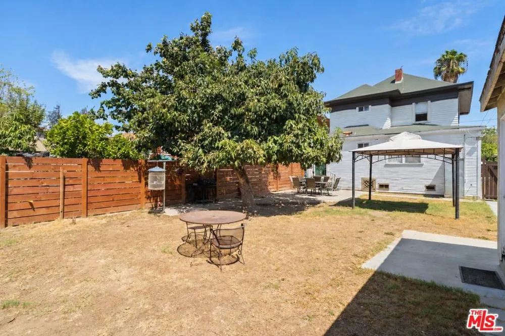 1030 W 20th Street Los Angeles, CA 90007
