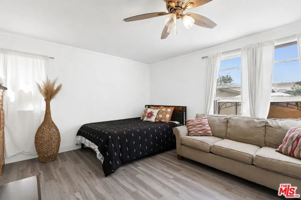 1030 W 20th Street Los Angeles, CA 90007