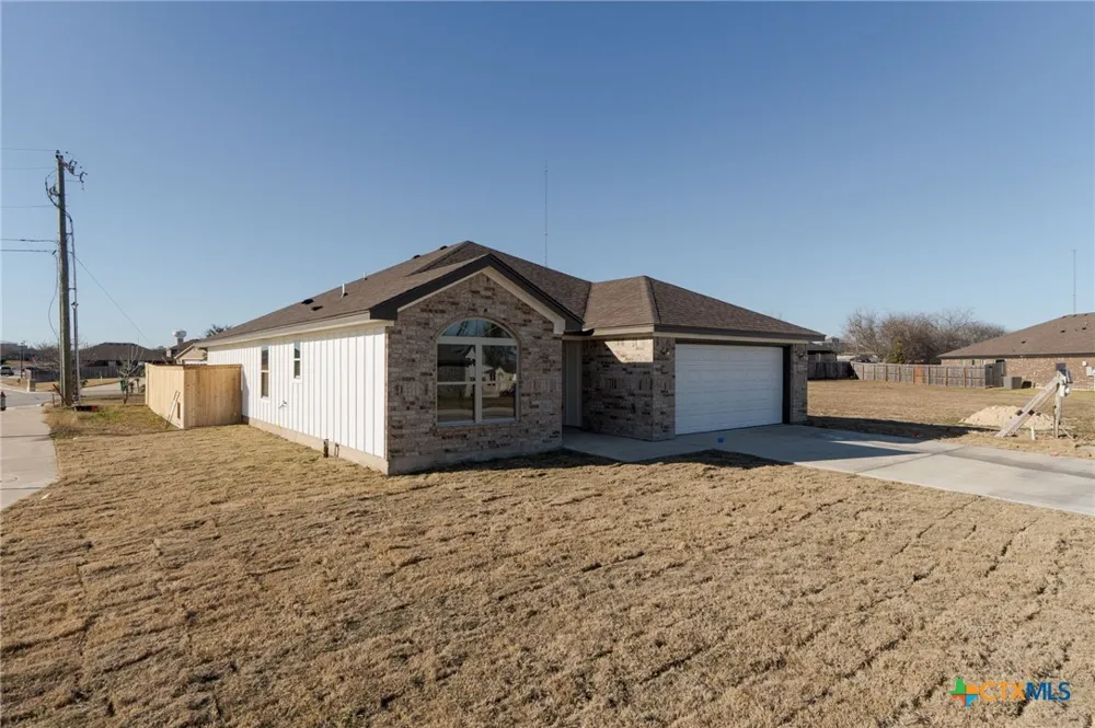 2115 Blackhawk Loop Belton, TX 76513