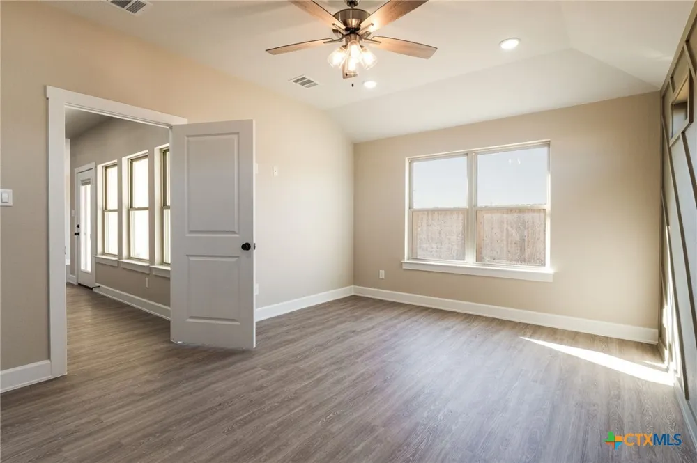 2115 Blackhawk Loop Belton, TX 76513