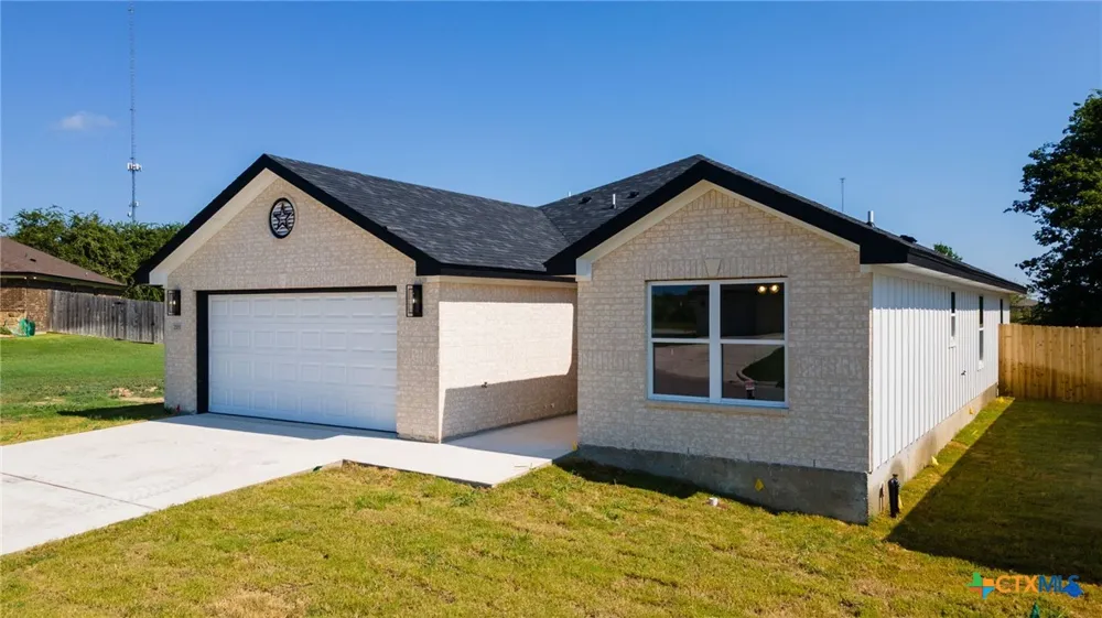 2115 Blackhawk Loop Belton, TX 76513