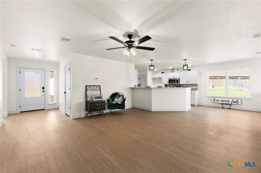 2115 Blackhawk Loop Belton, TX 76513