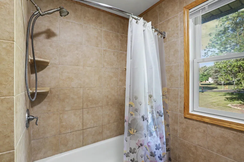 4704 Rohr Road Lake Orion, MI 48359