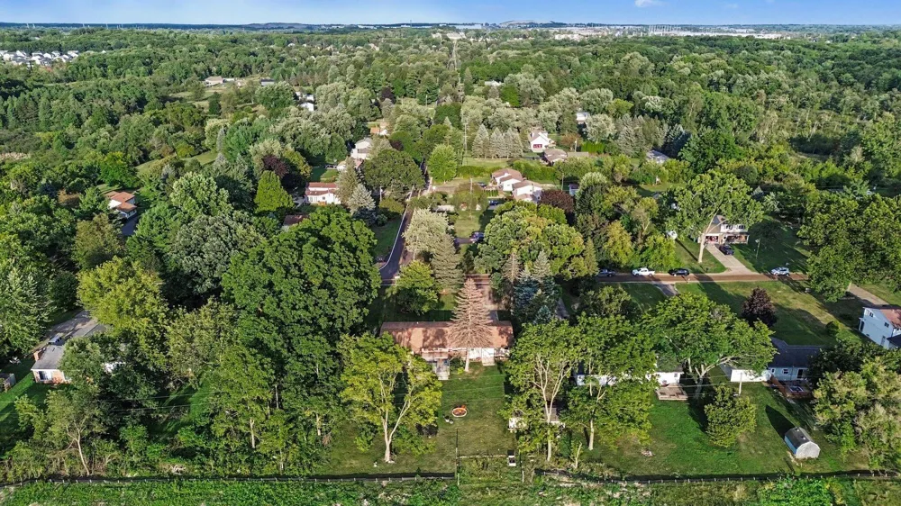 4704 Rohr Road Lake Orion, MI 48359