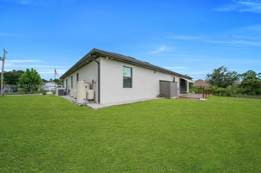 609 Clayton Ave Lehigh Acres, FL 33972