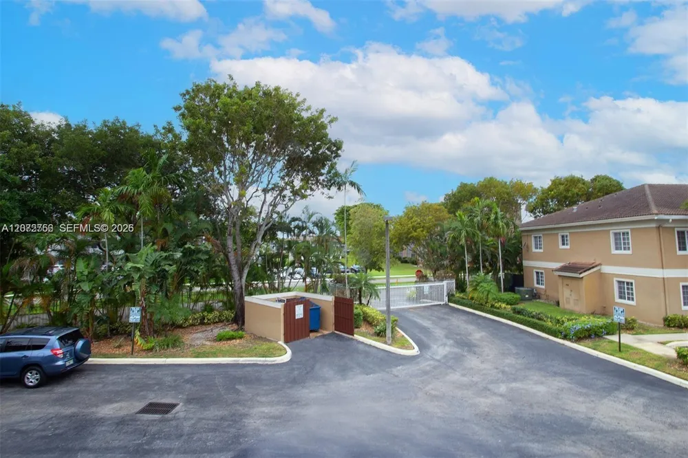 911 Hillcrest Ct #7 Hollywood, FL 33021