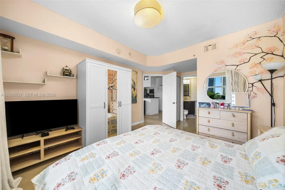 17150 Bay Rd #2516 Sunny Isles Beach, FL 33160