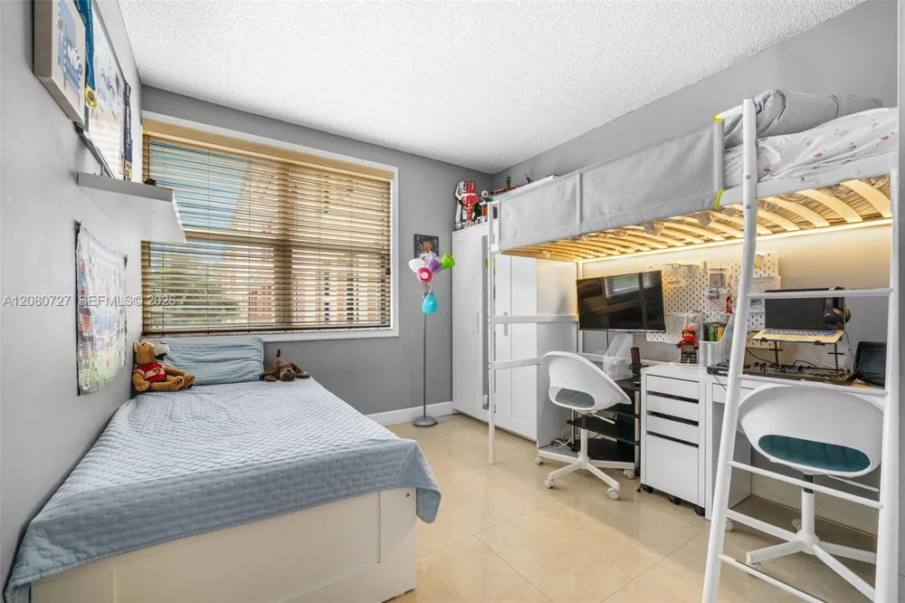 17150 Bay Rd #2516 Sunny Isles Beach, FL 33160
