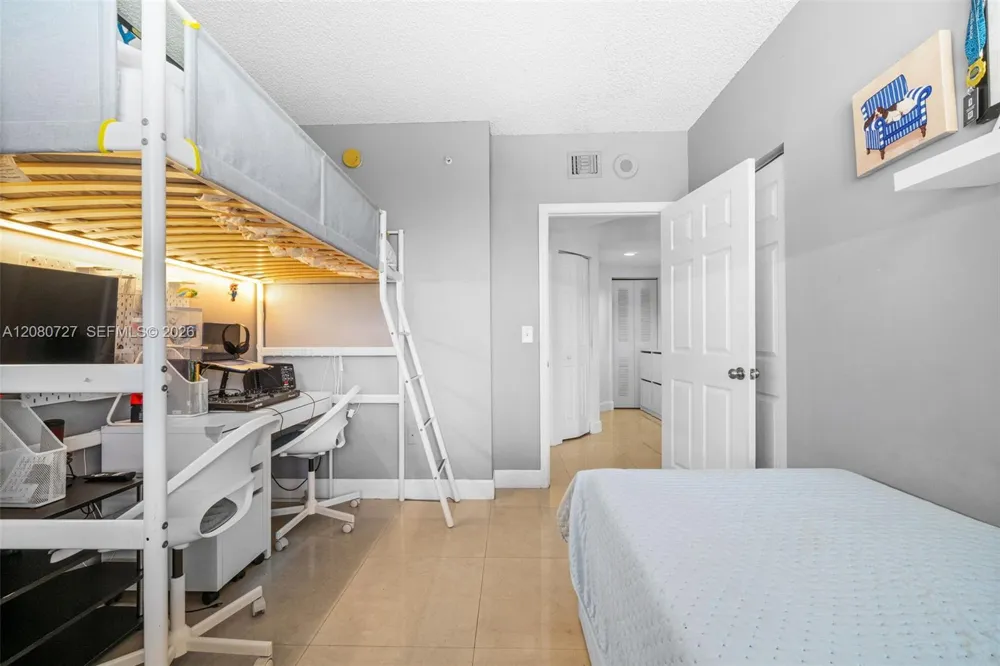17150 Bay Rd #2516 Sunny Isles Beach, FL 33160