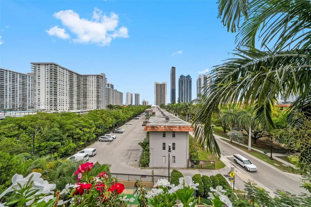 17150 Bay Rd #2516 Sunny Isles Beach, FL 33160