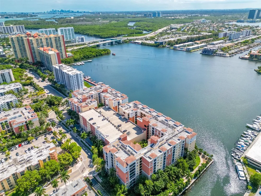 17150 Bay Rd #2516 Sunny Isles Beach, FL 33160