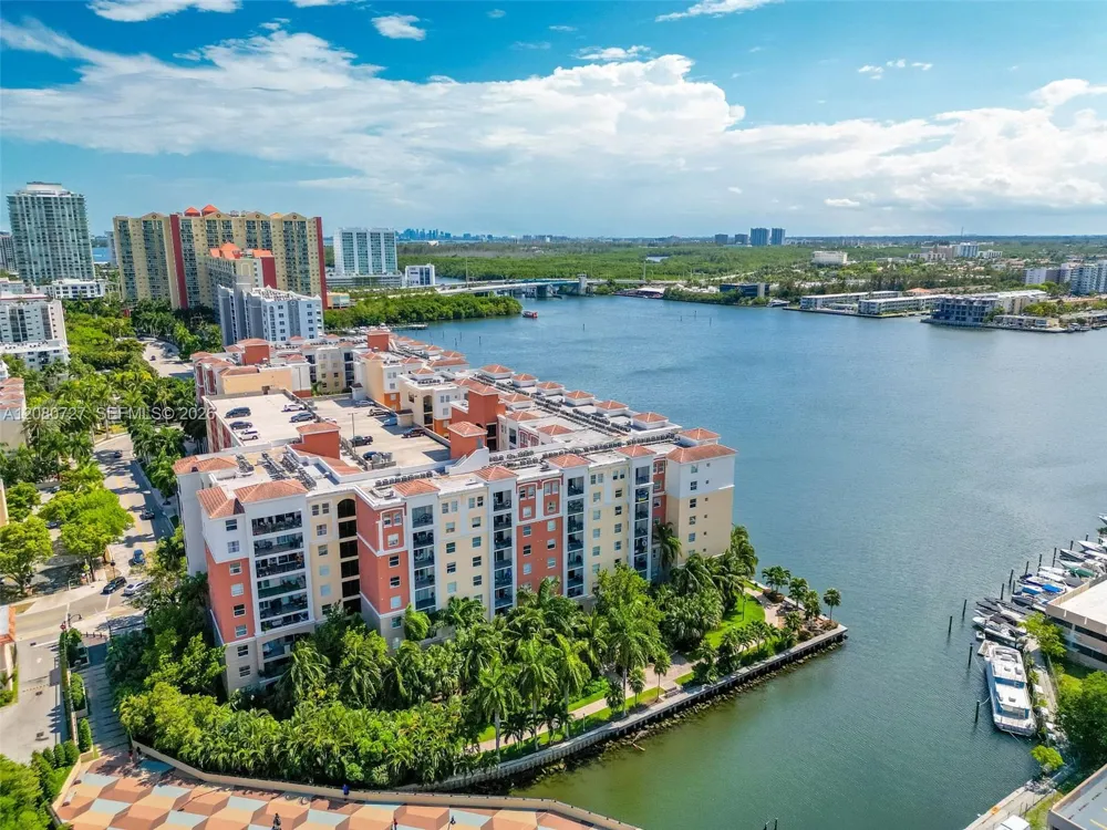 17150 Bay Rd #2516 Sunny Isles Beach, FL 33160