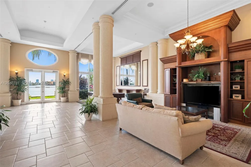 17150 Bay Rd #2516 Sunny Isles Beach, FL 33160