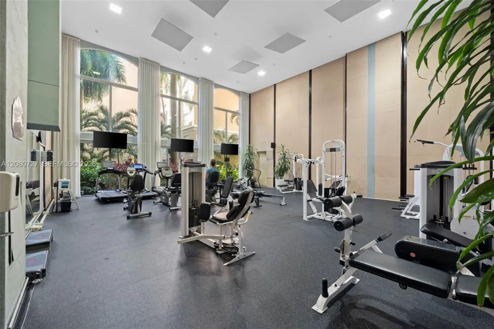 17150 Bay Rd #2516 Sunny Isles Beach, FL 33160