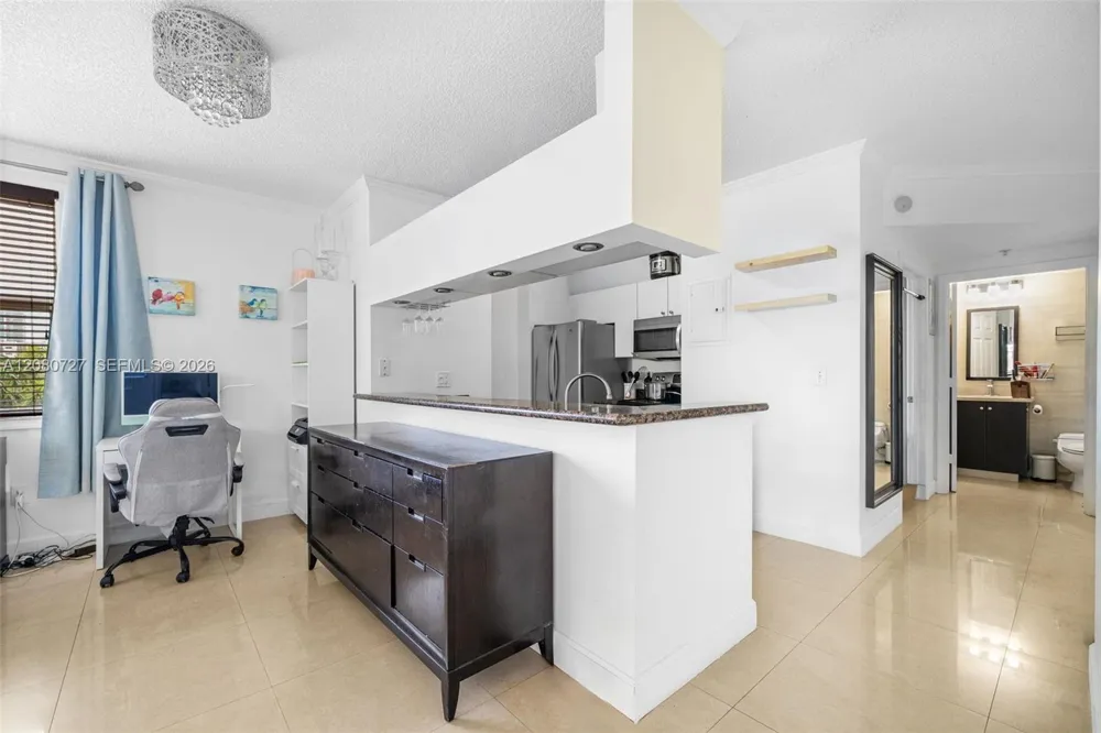 17150 Bay Rd #2516 Sunny Isles Beach, FL 33160
