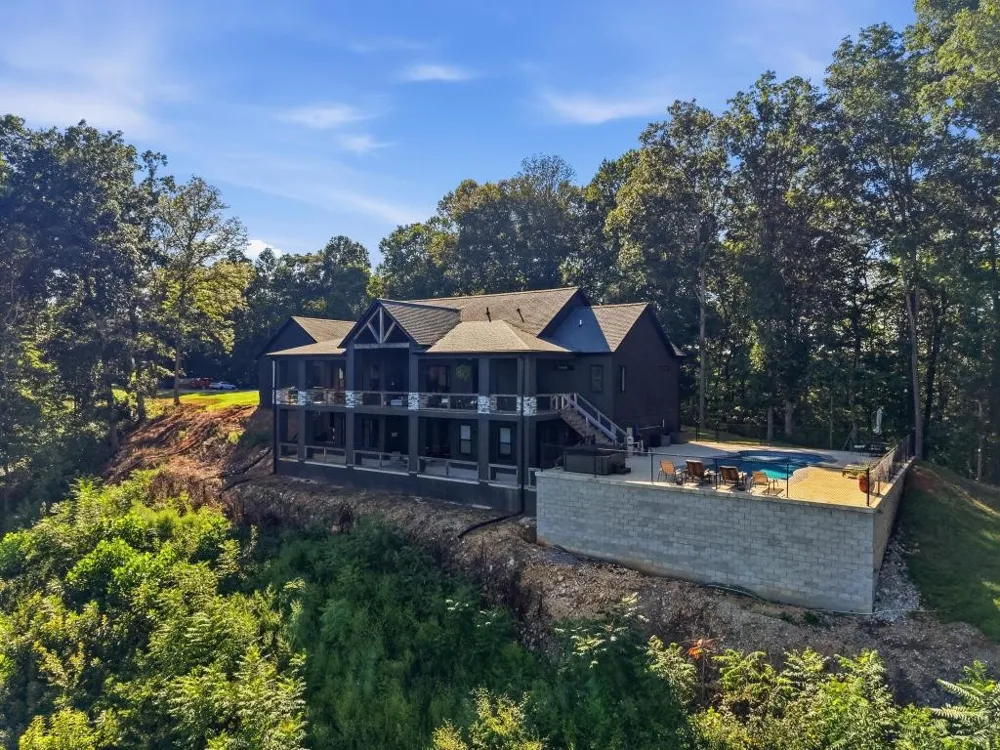 1200 Pine Orchard Rd Smithville, TN 37166