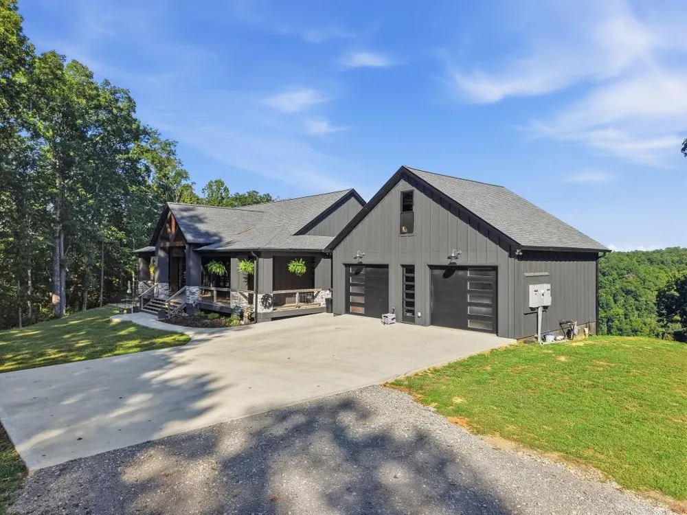 1200 Pine Orchard Rd Smithville, TN 37166