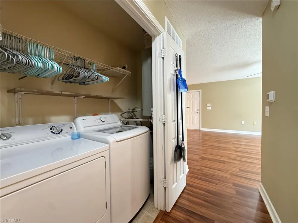 1860 Crest Hollow Drive #203 Winston-Salem, NC 27127