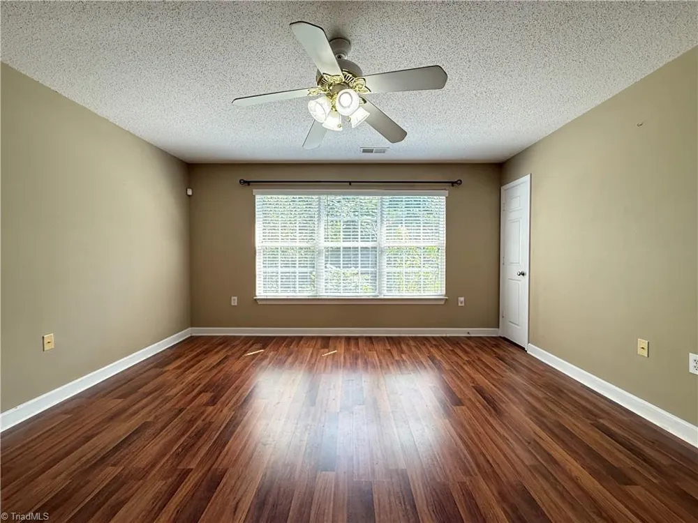 1860 Crest Hollow Drive #203 Winston-Salem, NC 27127