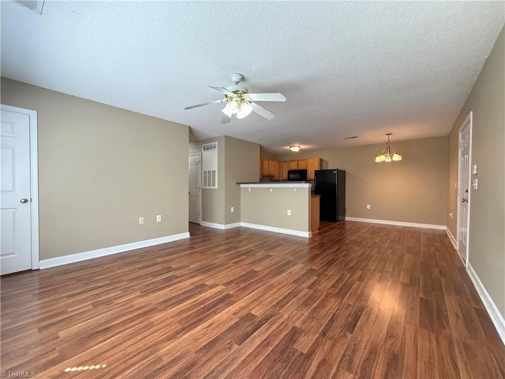 1860 Crest Hollow Drive #203 Winston-Salem, NC 27127