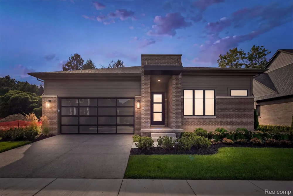 4182 Prescott Park Circle West Bloomfield Charter Township, MI 48323
