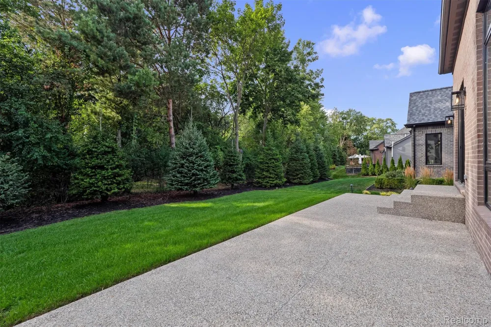 4182 Prescott Park Circle West Bloomfield Charter Township, MI 48323