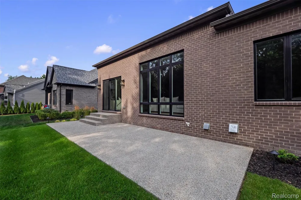 4182 Prescott Park Circle West Bloomfield Charter Township, MI 48323