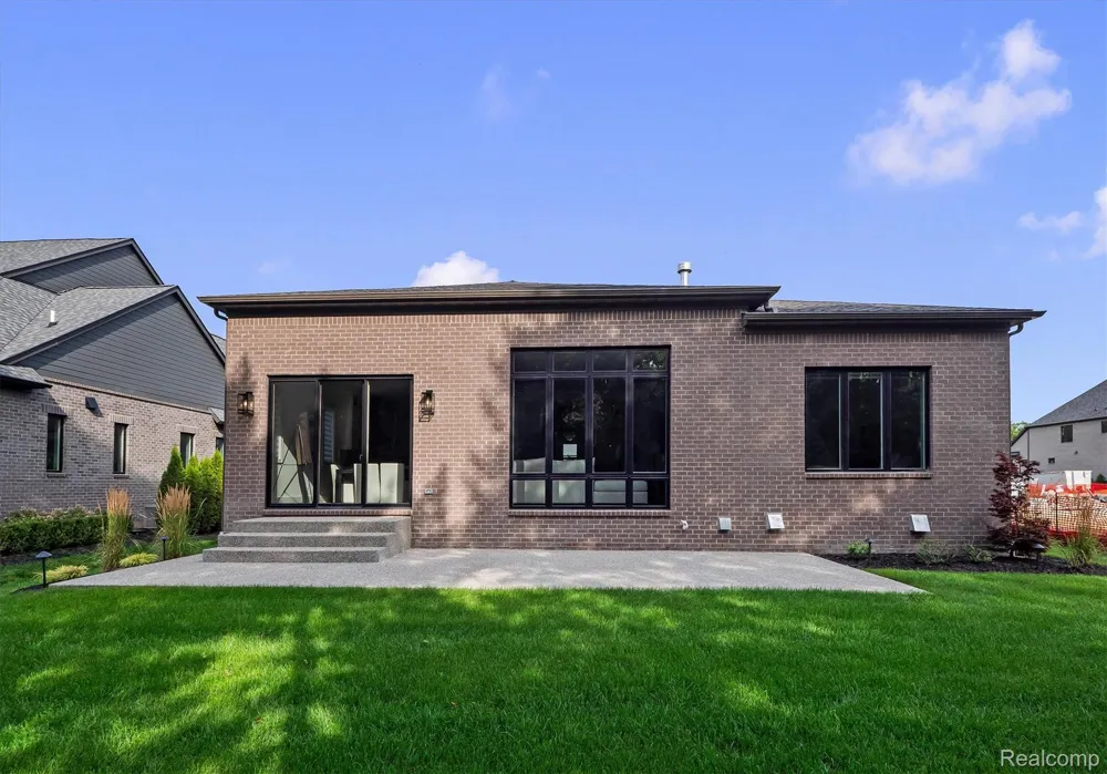 4182 Prescott Park Circle West Bloomfield Charter Township, MI 48323