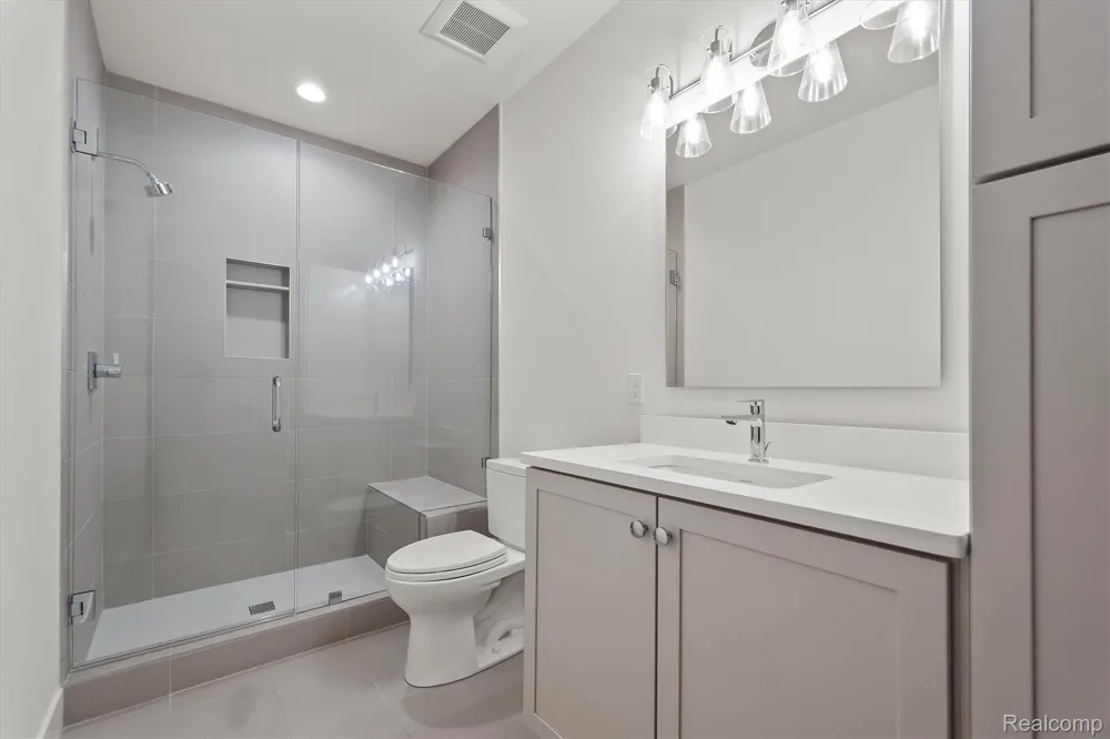 4182 Prescott Park Circle West Bloomfield Charter Township, MI 48323