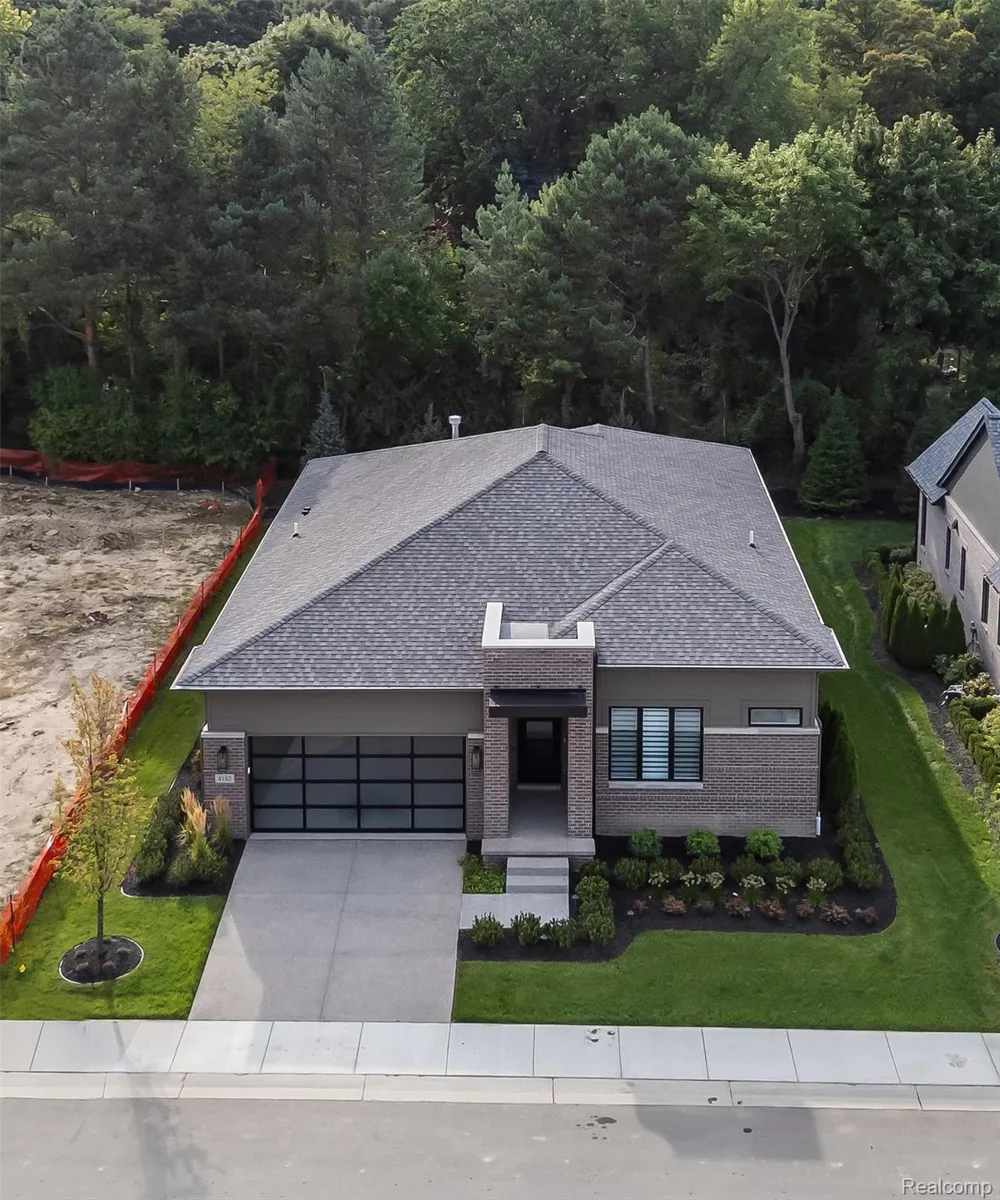 4182 Prescott Park Circle West Bloomfield Charter Township, MI 48323