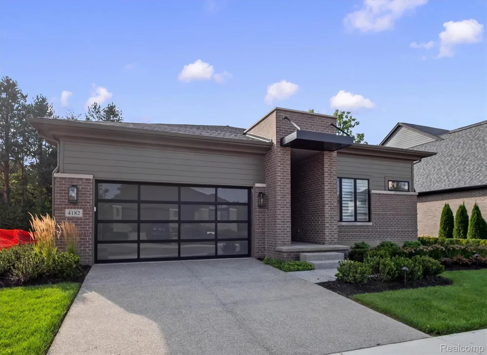 4182 Prescott Park Circle West Bloomfield Charter Township, MI 48323