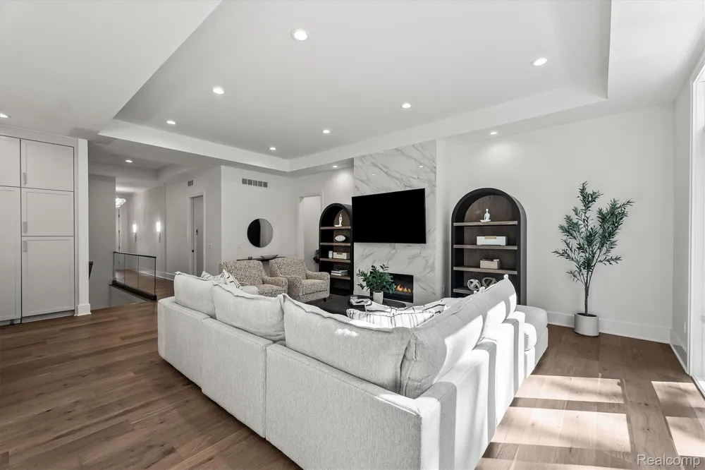 4182 Prescott Park Circle West Bloomfield Charter Township, MI 48323