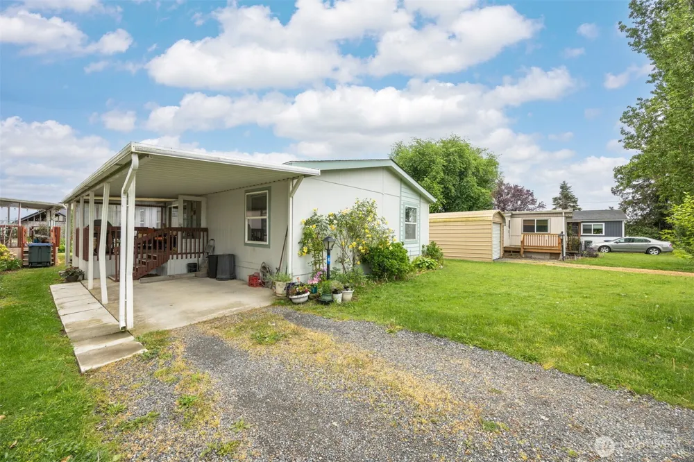 380 E Pole Road #6 Lynden, WA 98264
