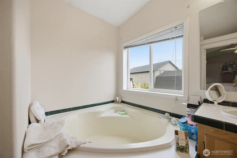 380 E Pole Road #6 Lynden, WA 98264