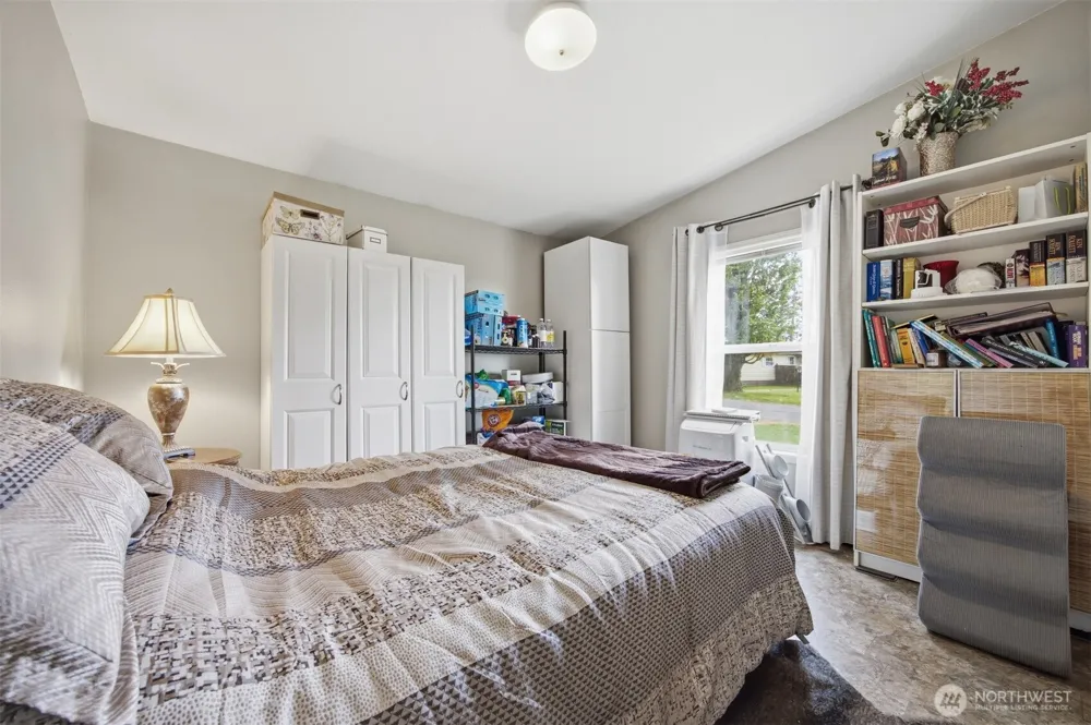 380 E Pole Road #6 Lynden, WA 98264
