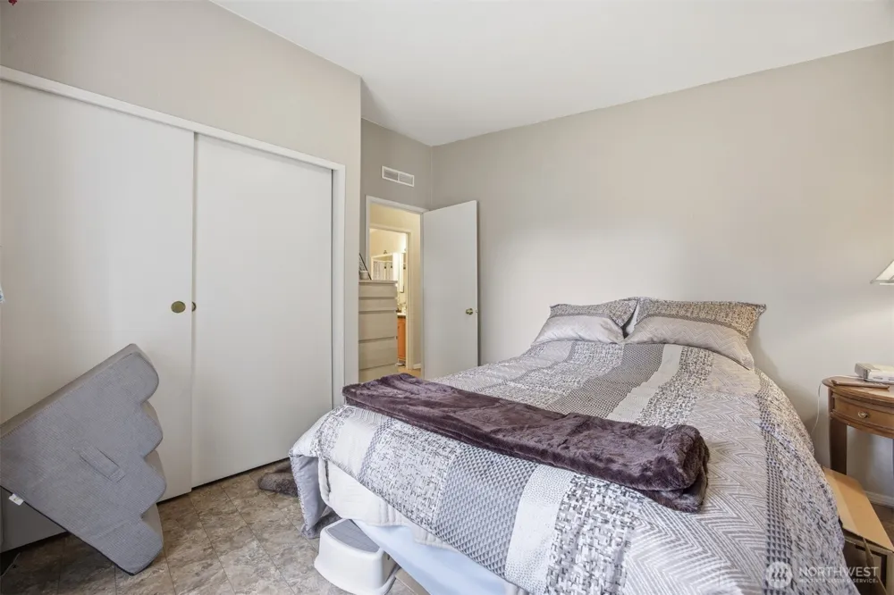 380 E Pole Road #6 Lynden, WA 98264