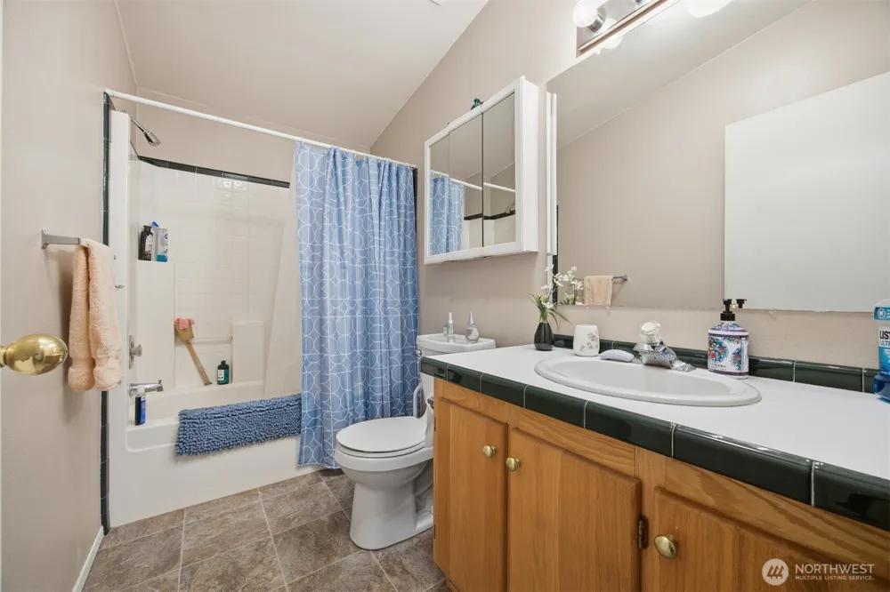 380 E Pole Road #6 Lynden, WA 98264