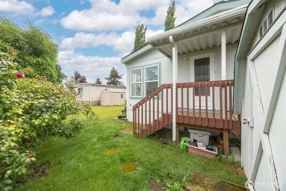 380 E Pole Road #6 Lynden, WA 98264
