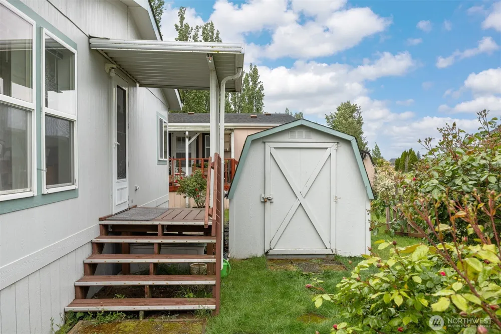 380 E Pole Road #6 Lynden, WA 98264
