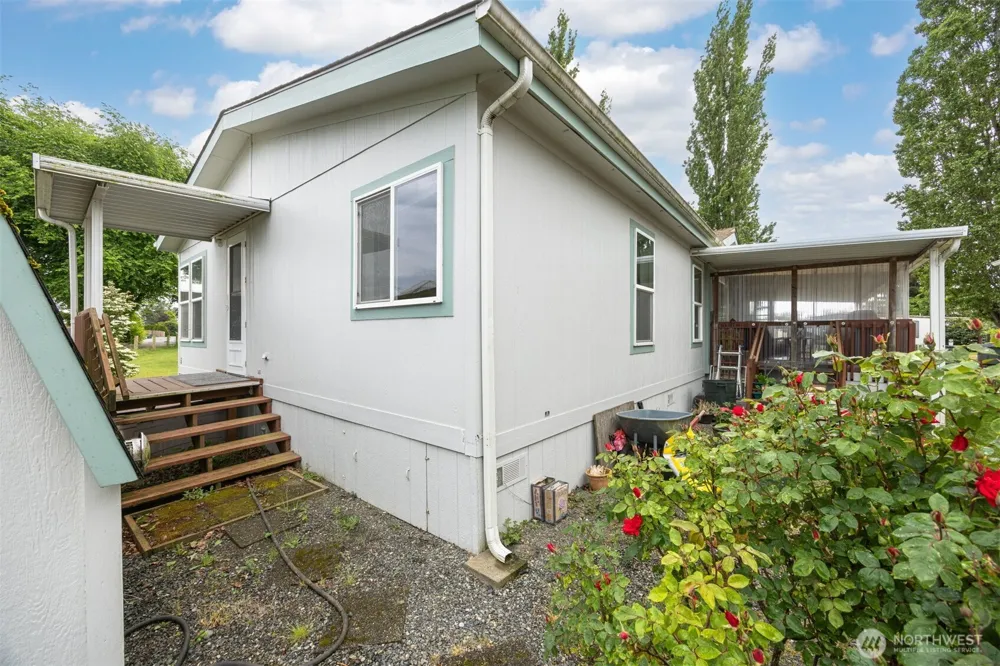 380 E Pole Road #6 Lynden, WA 98264